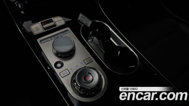 Genesis GV70 2025 — photo 12