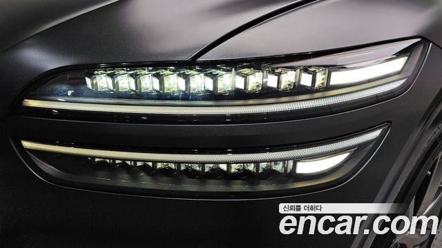 Genesis GV70 2025 — photo 8
