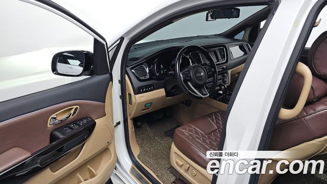 Kia Canival 2018 — photo 13