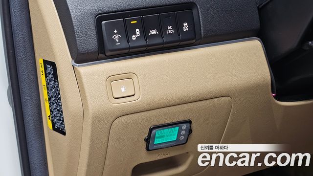 Kia Canival 2018 — photo 18