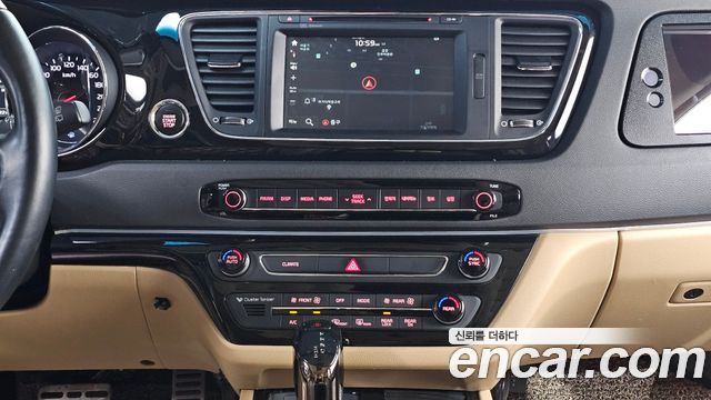 Kia Canival 2018 — photo 19