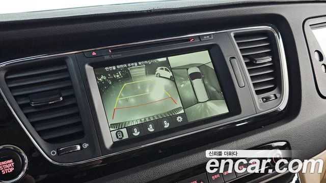 Kia Canival 2018 — photo 20