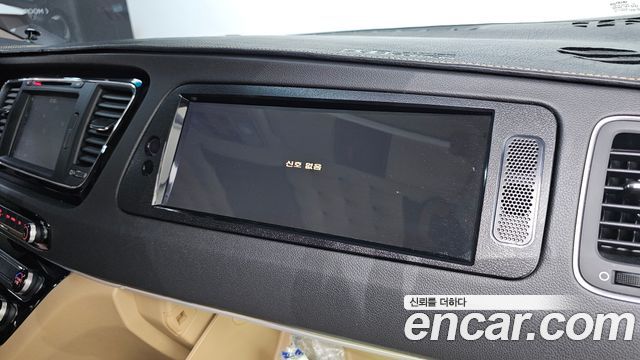 Kia Canival 2018 — photo 21
