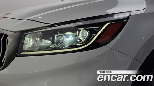 Kia Canival 2018 — photo 8
