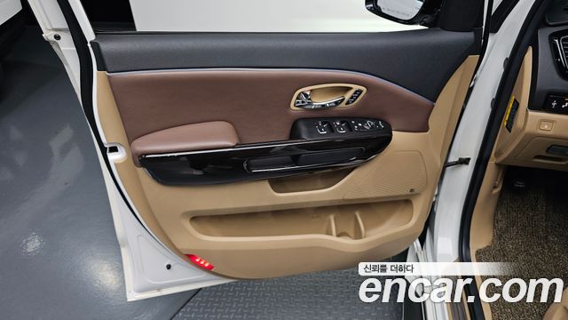 Kia Canival 2018 — photo 14
