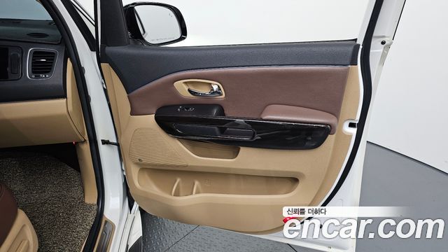 Kia Canival 2018 — photo 15