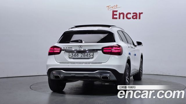 Mercedes-Benz GLA-Class 2019 — photo 4