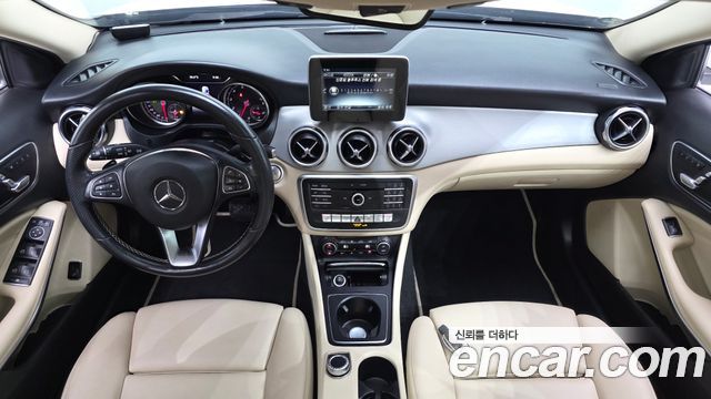 Mercedes-Benz GLA-Class 2019 — photo 10