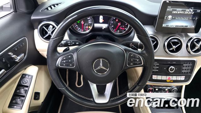 Mercedes-Benz GLA-Class 2019 — photo 19