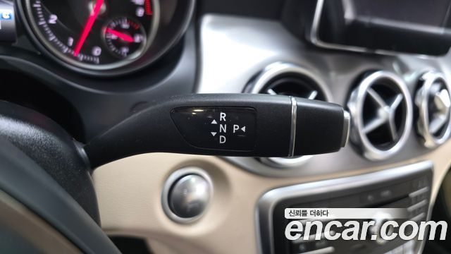 Mercedes-Benz GLA-Class 2019 — photo 24