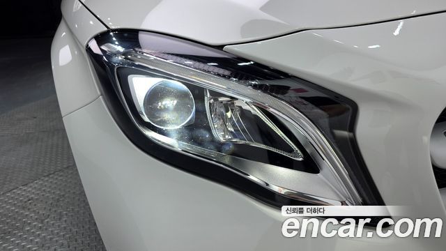 Mercedes-Benz GLA-Class 2019 — photo 8