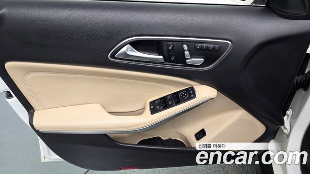 Mercedes-Benz GLA-Class 2019 — photo 14