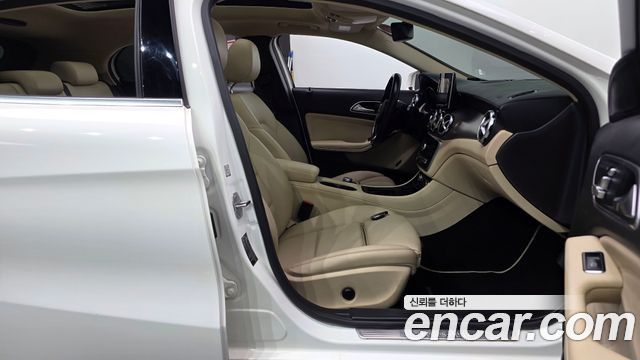 Mercedes-Benz GLA-Class 2019 — photo 16