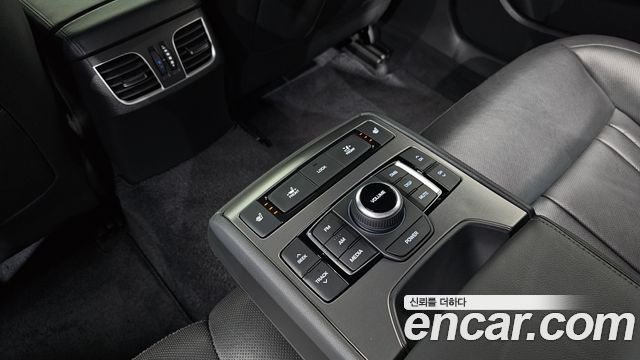 Hyundai Genesis 2016 — photo 25