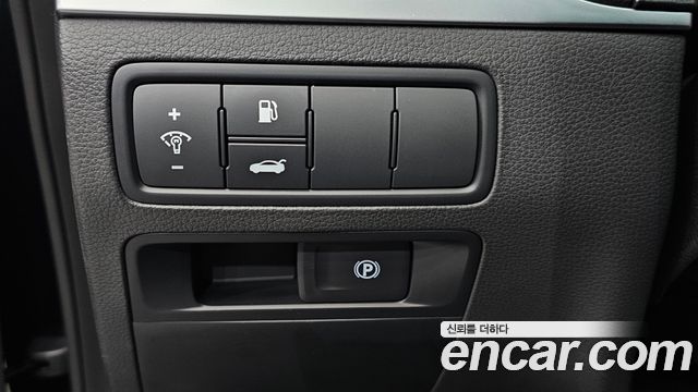 Hyundai Genesis 2016 — photo 26