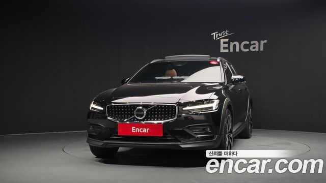 Volvo V60 2023 — photo 3