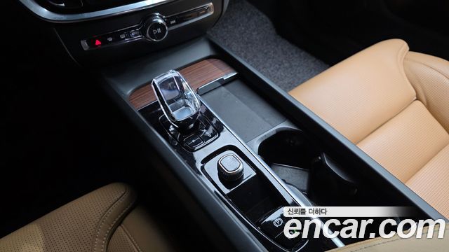 Volvo V60 2023 — photo 9