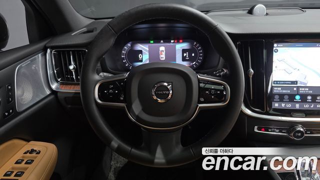 Volvo V60 2023 — photo 15