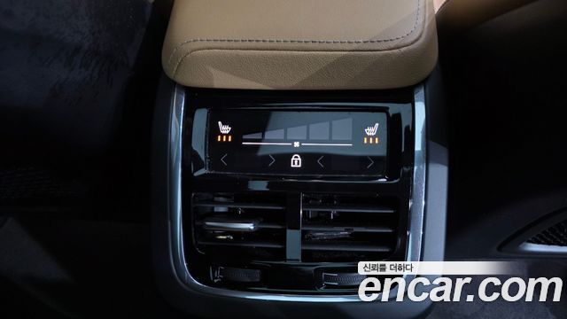 Volvo V60 2023 — photo 19