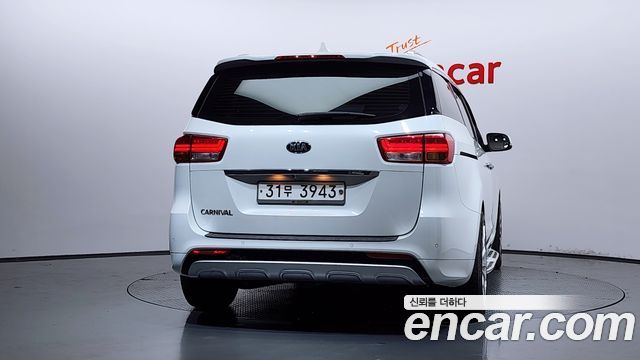 Kia Canival 2016 — photo 4