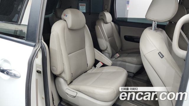 Kia Canival 2016 — photo 17
