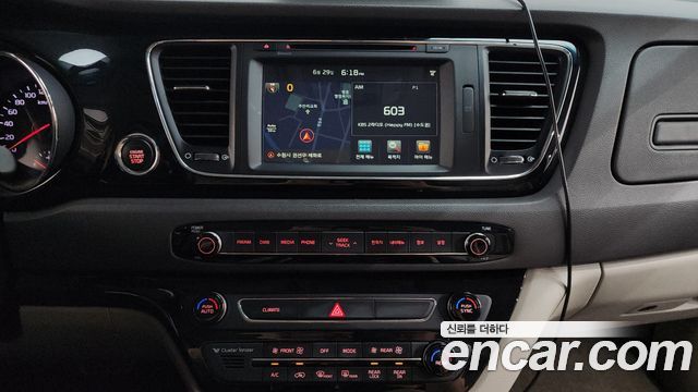 Kia Canival 2016 — photo 18