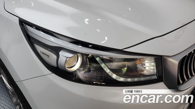 Kia Canival 2016 — photo 8