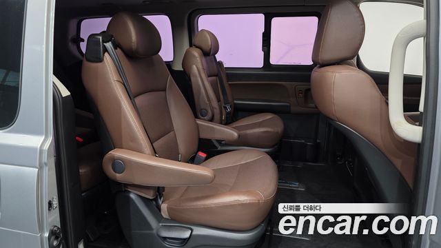 Hyundai Starex 2019 — photo 12