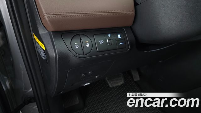 Hyundai Starex 2019 — photo 14