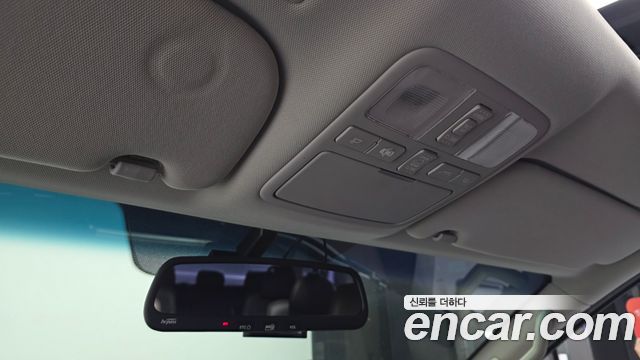 Hyundai Starex 2019 — photo 17