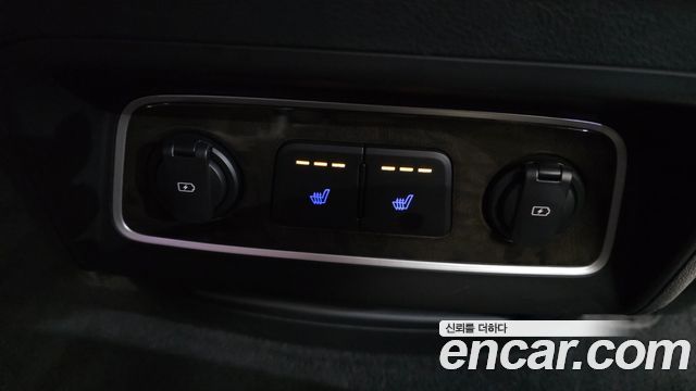 Hyundai Starex 2019 — photo 18