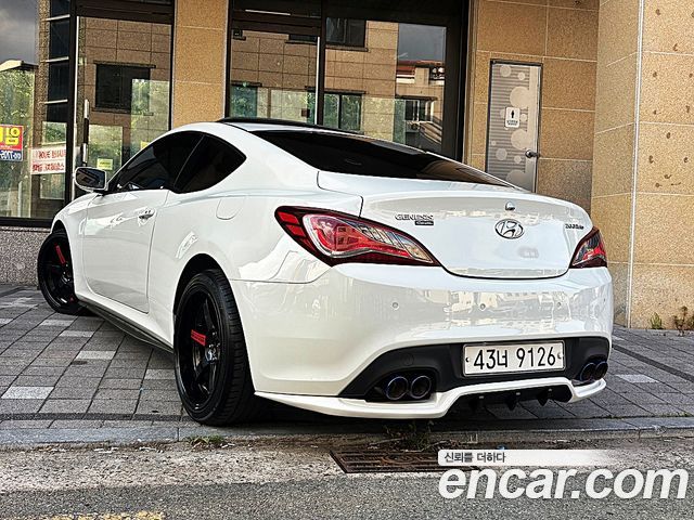 Hyundai Genesis 2010 — photo 2