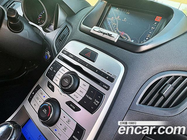 Hyundai Genesis 2010 — photo 17