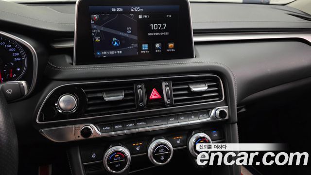 Genesis G70 2018 — photo 14