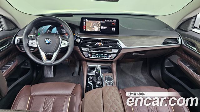 BMW Gran Turismo 2022 — photo 10