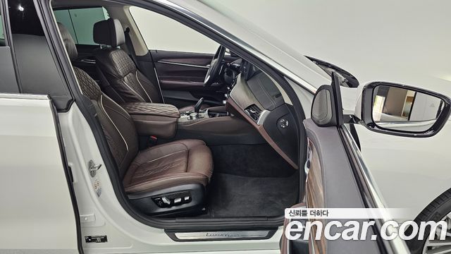 BMW Gran Turismo 2022 — photo 13