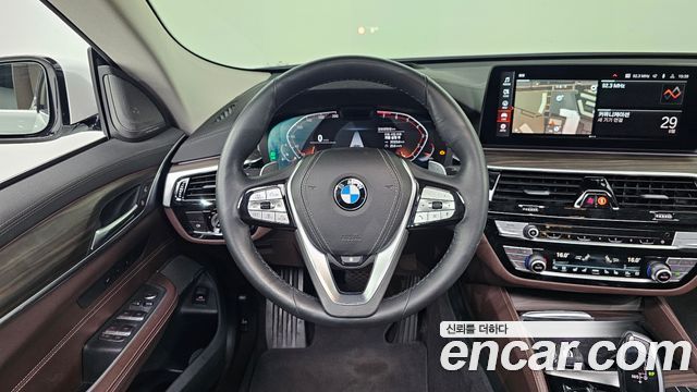 BMW Gran Turismo 2022 — photo 19