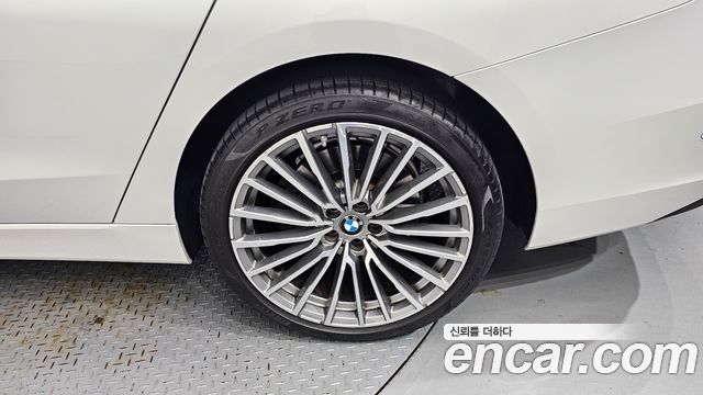 BMW Gran Turismo 2022 — photo 7