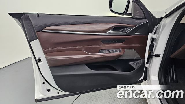BMW Gran Turismo 2022 — photo 14