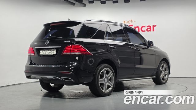 Mercedes-Benz GLE-Class 2016 — photo 2