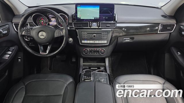 Mercedes-Benz GLE-Class 2016 — photo 10