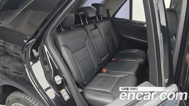Mercedes-Benz GLE-Class 2016 — photo 17