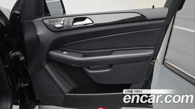 Mercedes-Benz GLE-Class 2016 — photo 14