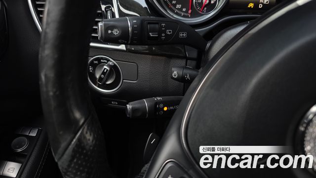 Mercedes-Benz GLE-Class 2016 — photo 28