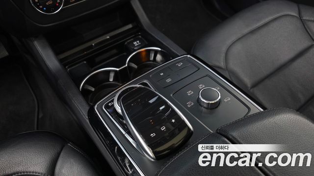 Mercedes-Benz GLE-Class 2016 — photo 30