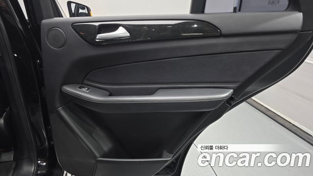 Mercedes-Benz GLE-Class 2016 — photo 31