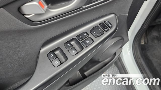 Hyundai Kona 2018 — photo 28