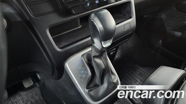 Hyundai Staria 2022 — photo 12