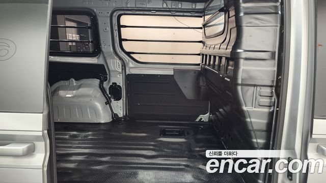 Hyundai Staria 2022 — photo 17