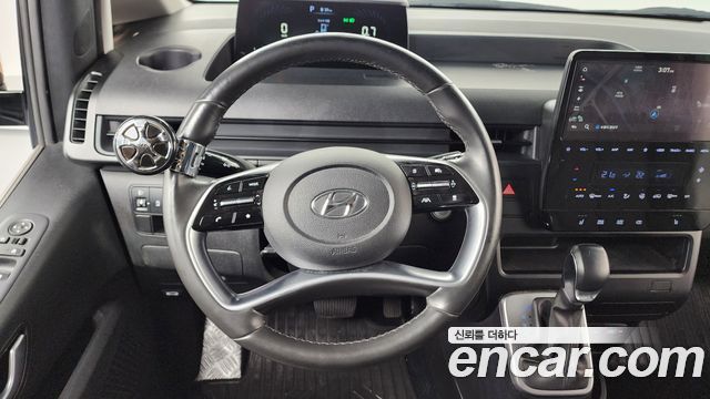 Hyundai Staria 2022 — photo 18